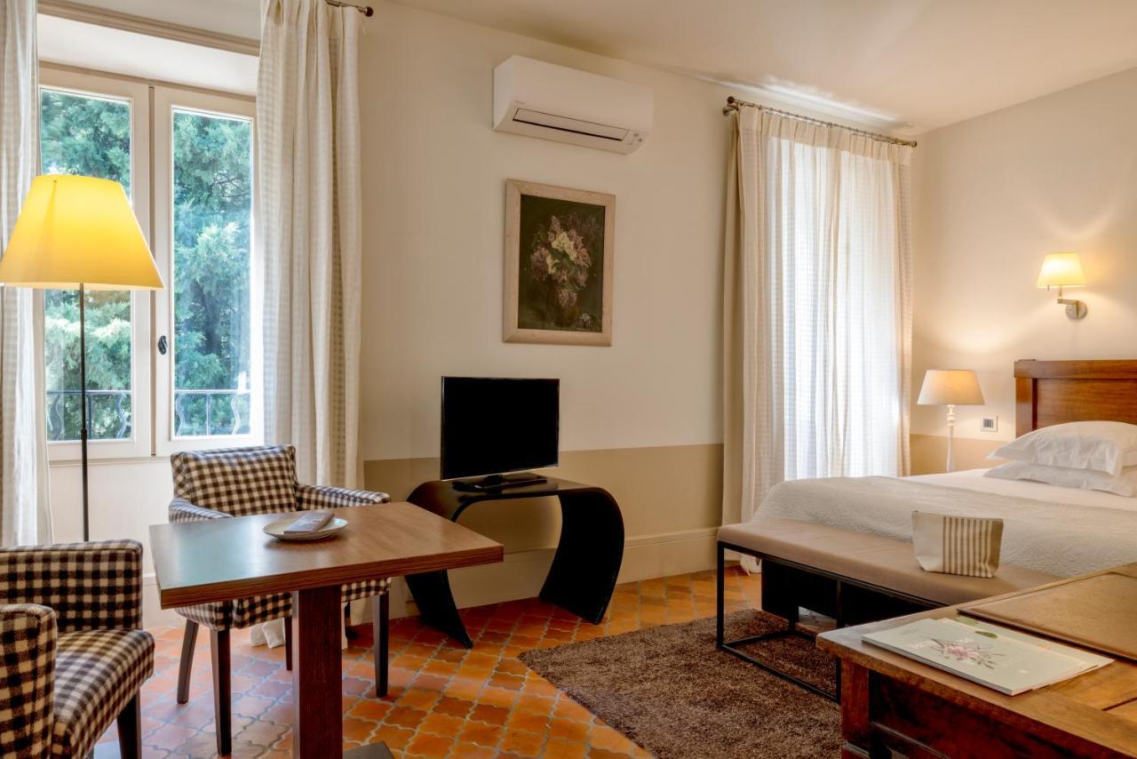 Le Prieure Hotell Villeneuve-lès-Avignon Exteriör bild