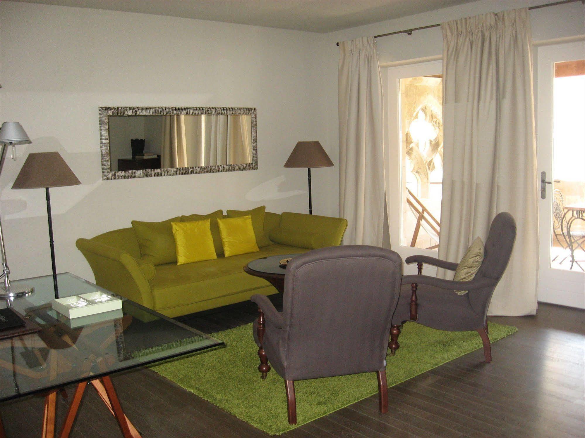 Le Prieure Hotell Villeneuve-lès-Avignon Exteriör bild