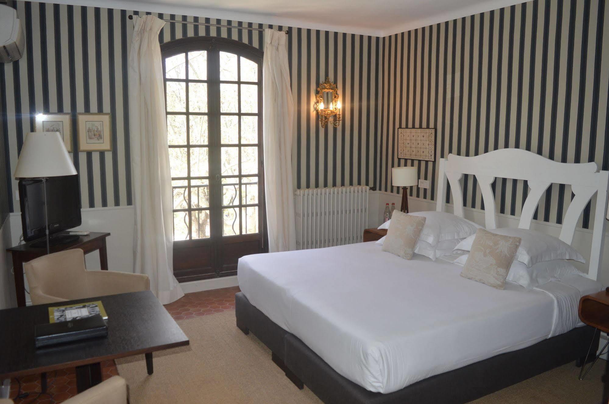 Le Prieure Hotell Villeneuve-lès-Avignon Exteriör bild