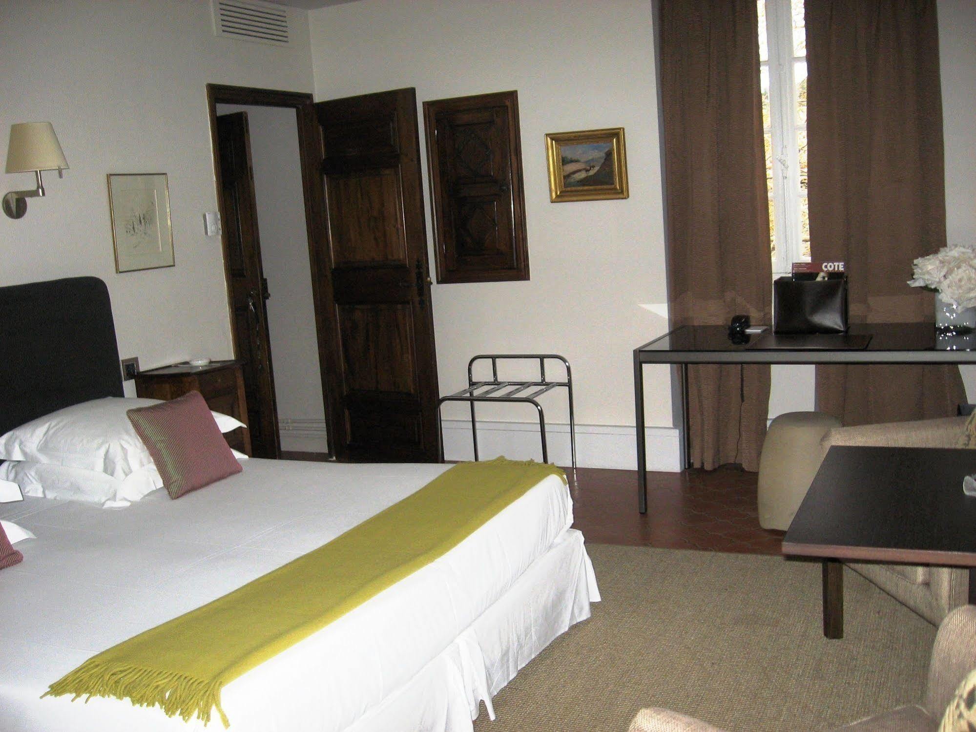 Le Prieure Hotell Villeneuve-lès-Avignon Exteriör bild
